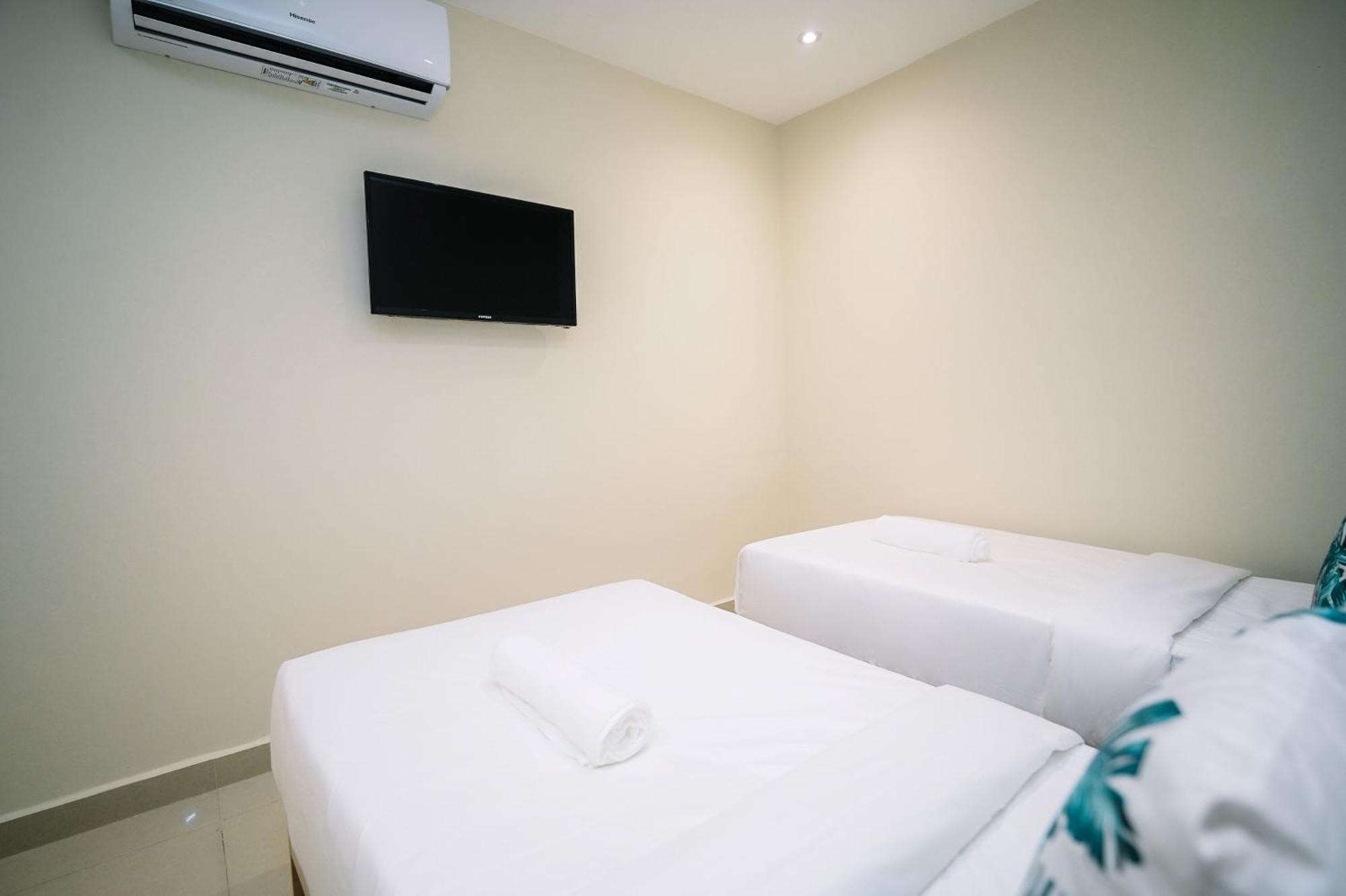Swing & Pillows - Jalan Imbi Hotel