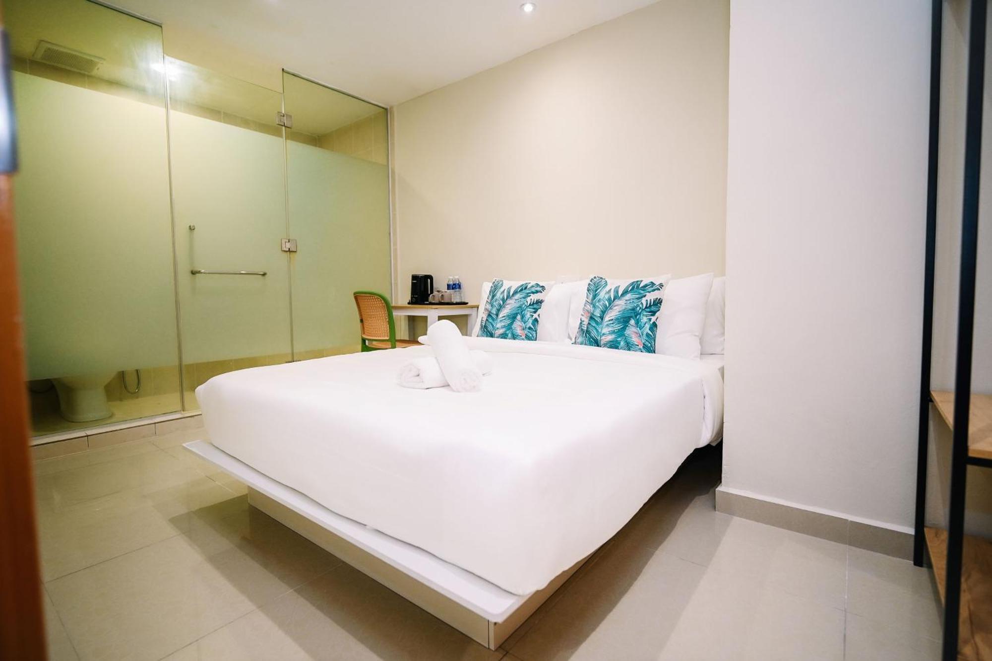 Swing & Pillows - Jalan Imbi Hotel